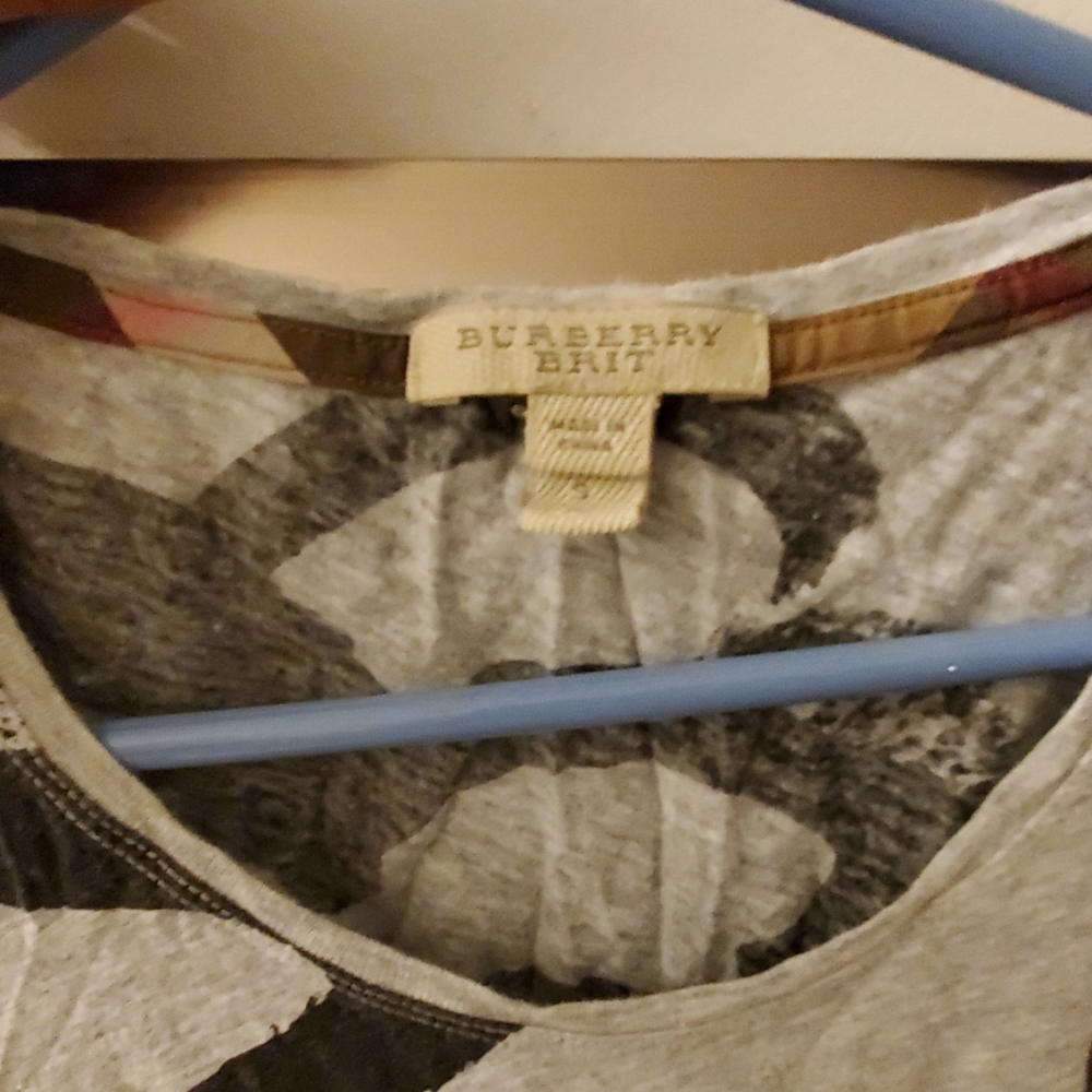 Women Burberry Tshirt